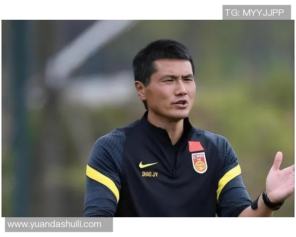 中国足球明星在海外的奋斗与建国梦想的交汇之路